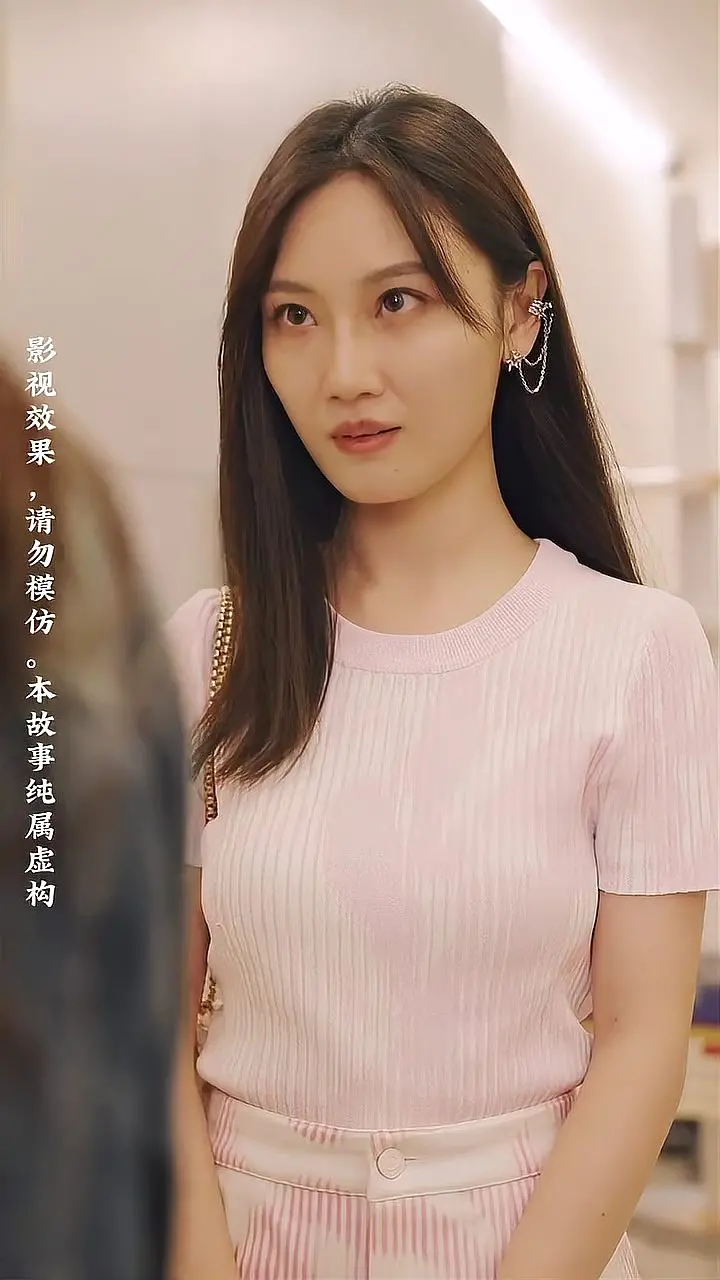 殿下的第一保镖：硬汉柔情！反差萌的守护，禁欲系男主与刁蛮公主的爆笑日常